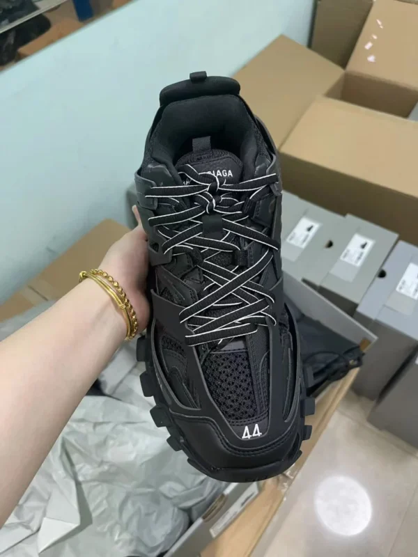 REPLICA MEN’S TRACK LED SNEAKER IN BLACK - Image 7