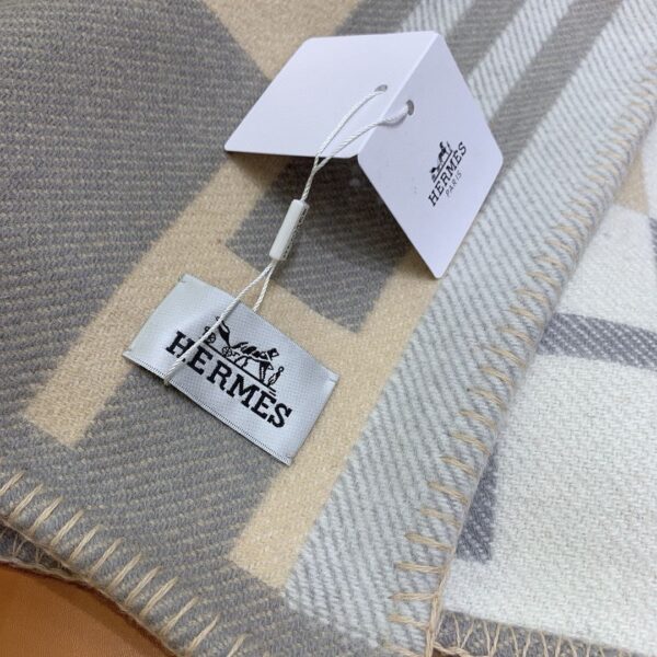 REPLICA Hermes Ithaque Blanket in Grey Wool and Cashmere - Image 3